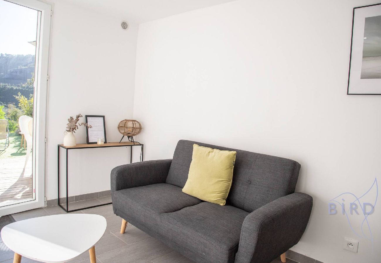 Apartment in Mandelieu-la-Napoule - Cozy Apartment Beautiful Domain Swimming Pool 
