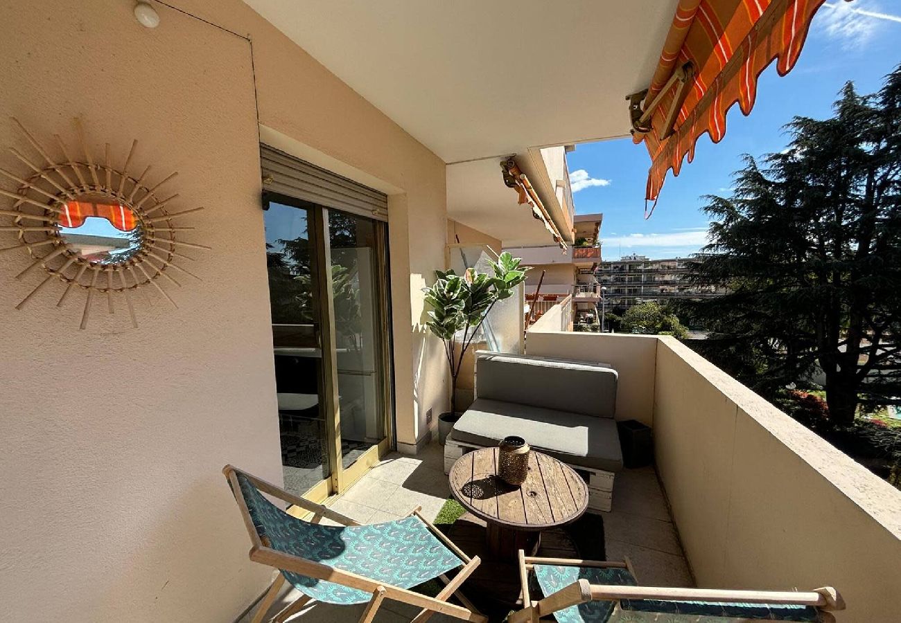 Apartment in Saint-Laurent-du-Var - Bright flat near to the beach harbor 
