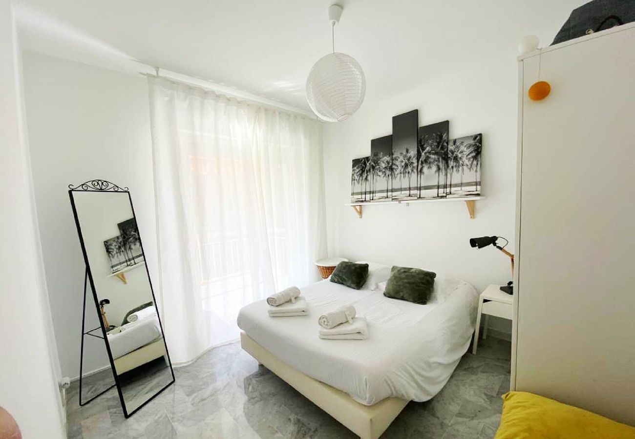 Apartment in Saint-Laurent-du-Var - Bright flat near to the beach harbor 