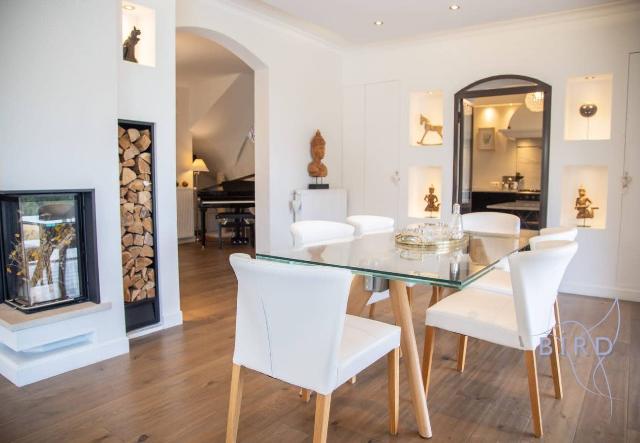 Villa in Peymeinade - Spacious Family Home in Peymeinade – Sleeps 10 – Pool & Garden