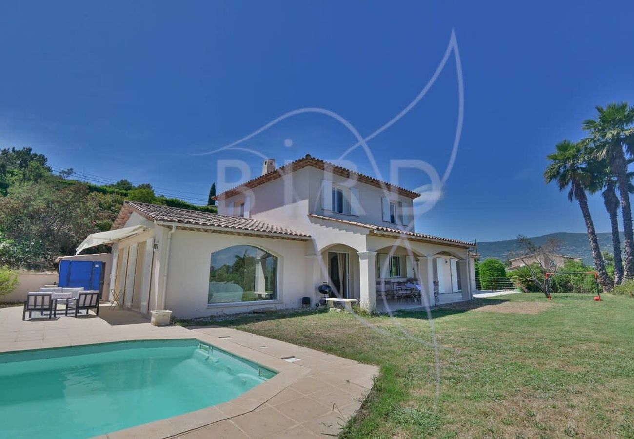 Villa in Peymeinade - Spacious Family Home in Peymeinade – Sleeps 10 – Pool & Garden