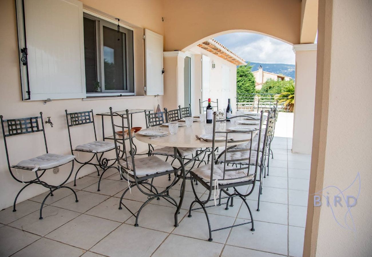 Villa in Peymeinade - Spacious Family Home in Peymeinade – Sleeps 10 – Pool & Garden