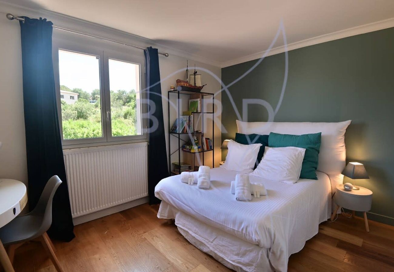 Villa in Peymeinade - Spacious Family Home in Peymeinade – Sleeps 10 – Pool & Garden