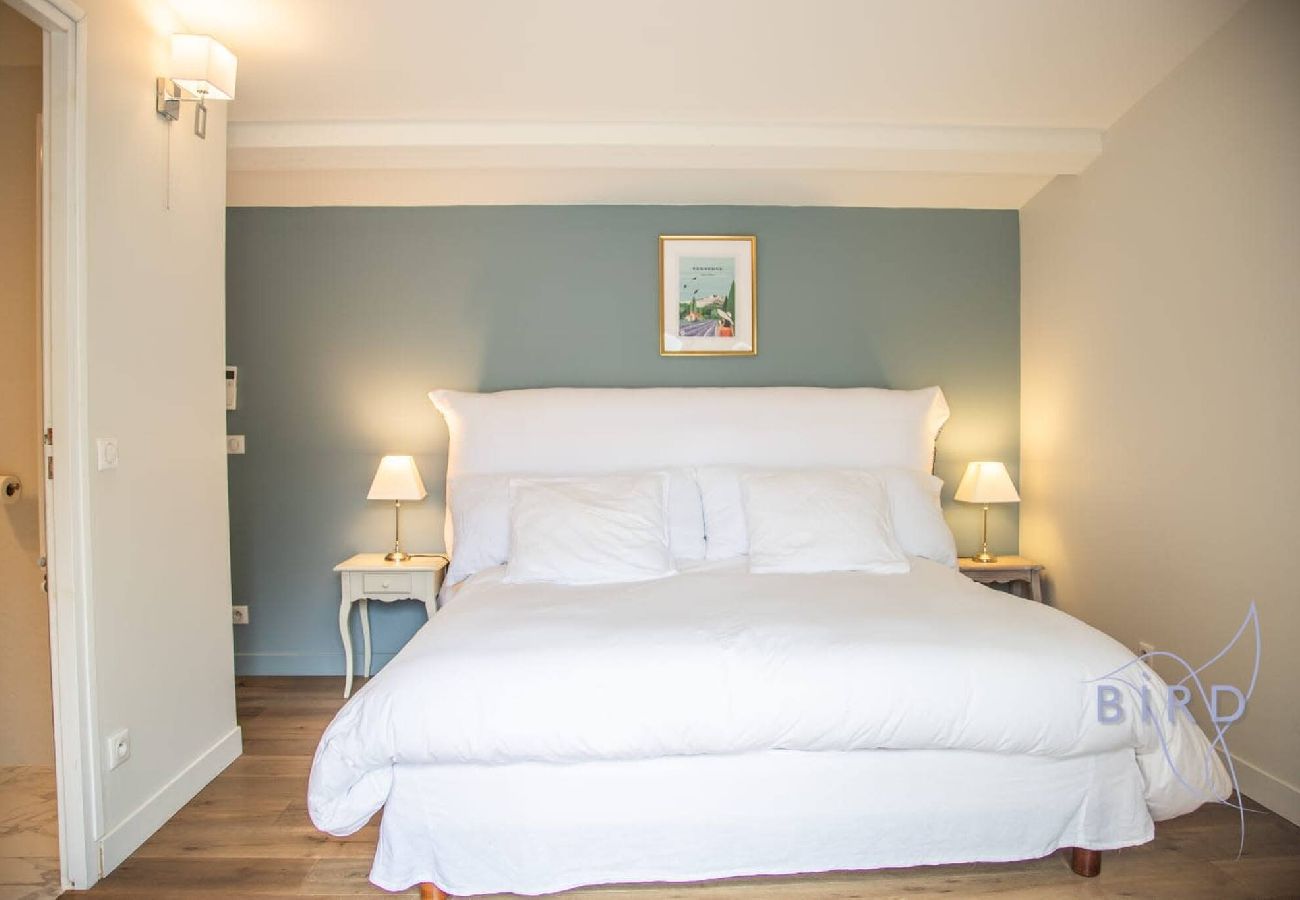 Villa in Peymeinade - Spacious Family Home in Peymeinade – Sleeps 10 – Pool & Garden