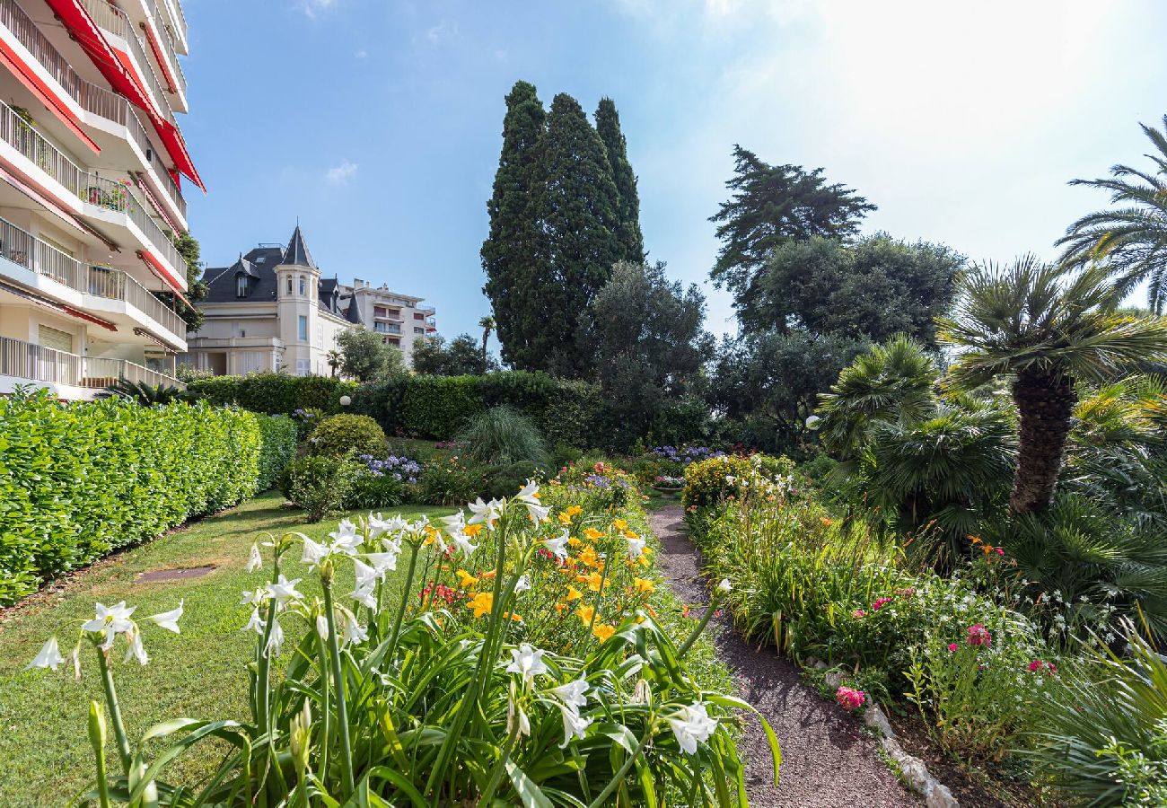 Apartment in Antibes - Sea View Gardens in Antibes 