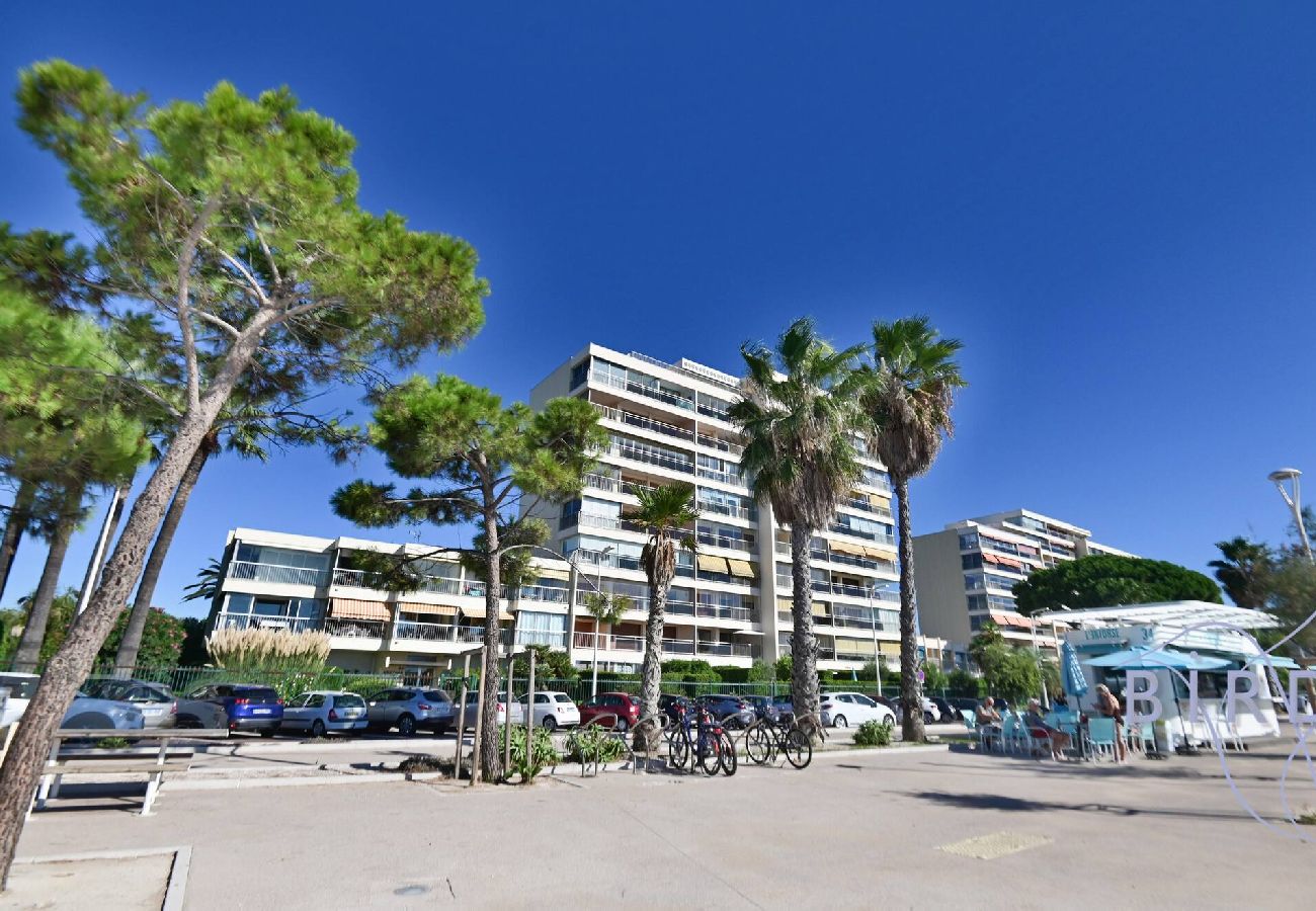 Apartment in Cannes - Breathtaking view of the big blue 