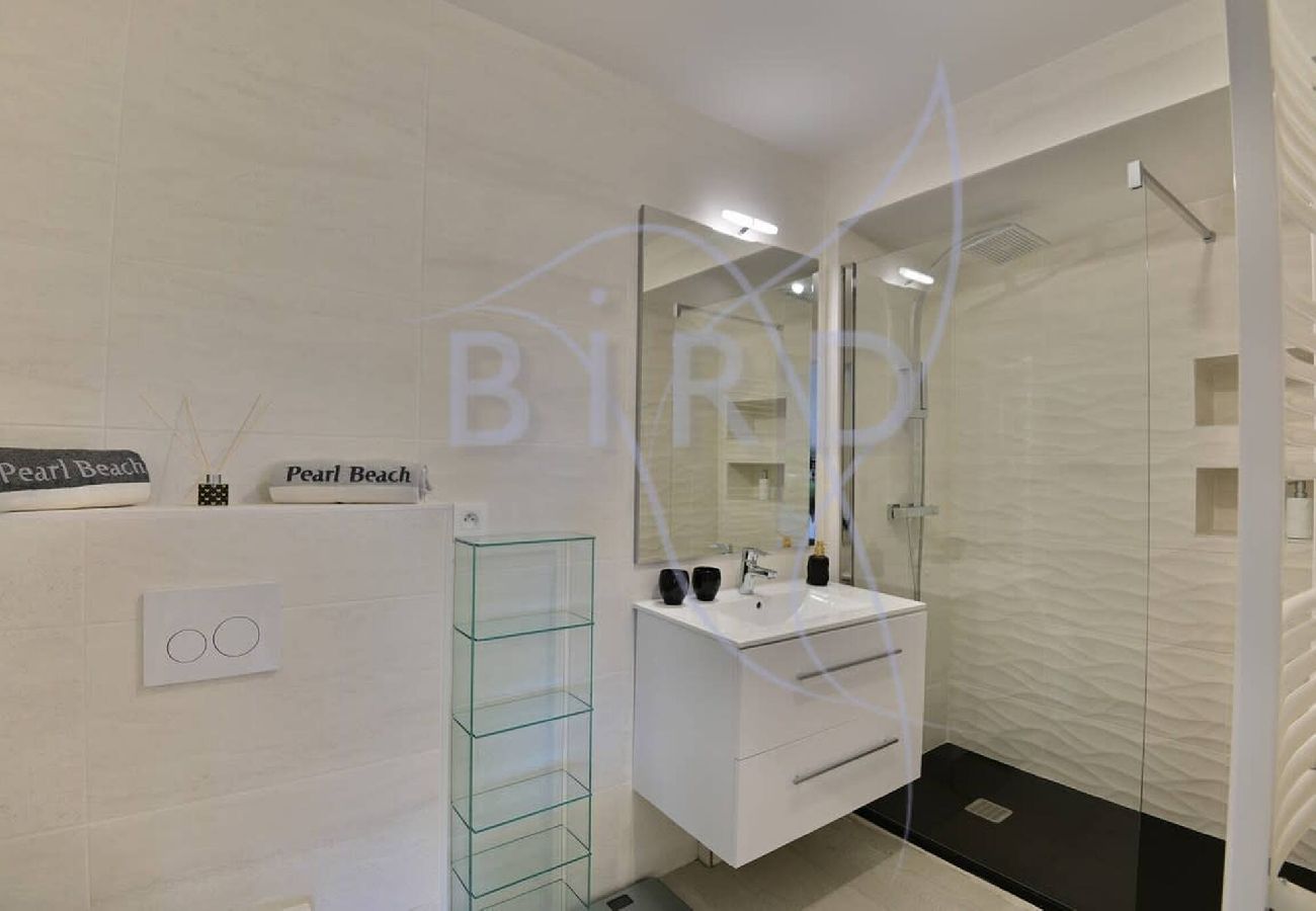 Apartment in Villeneuve-Loubet - Waterfront apartment with private garden 