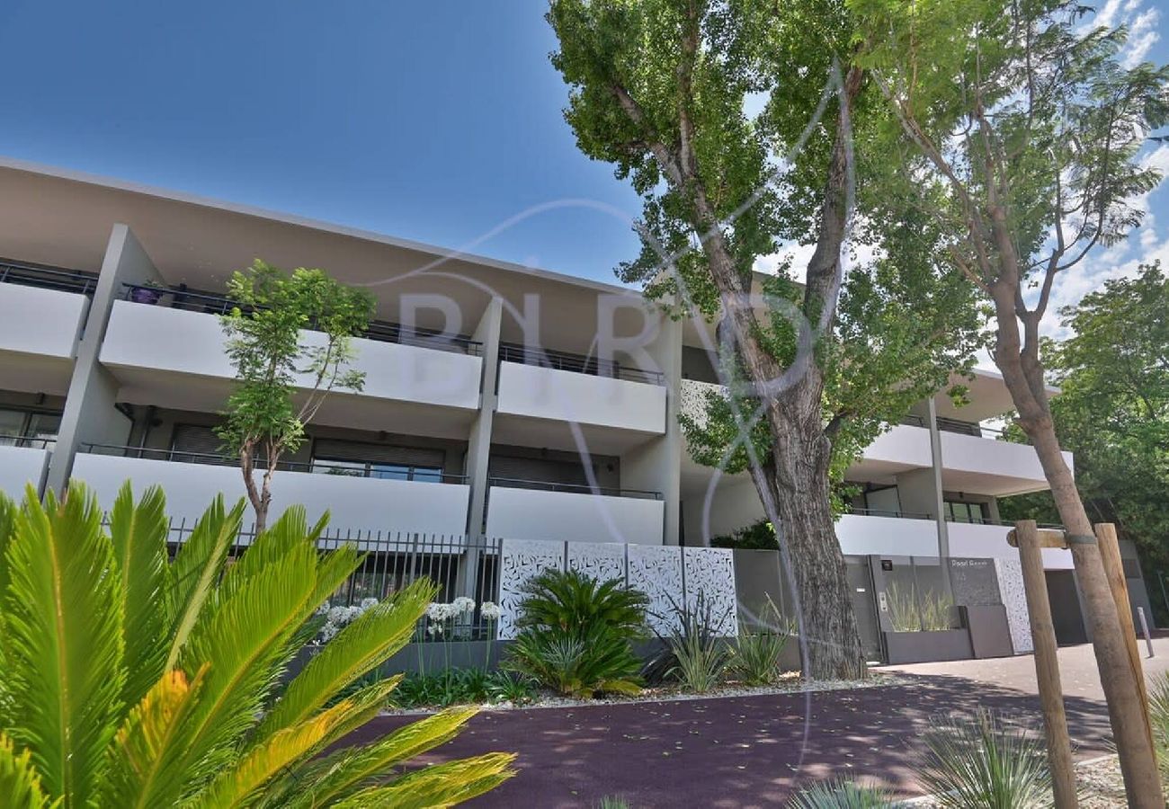 Apartment in Villeneuve-Loubet - Waterfront apartment with private garden 