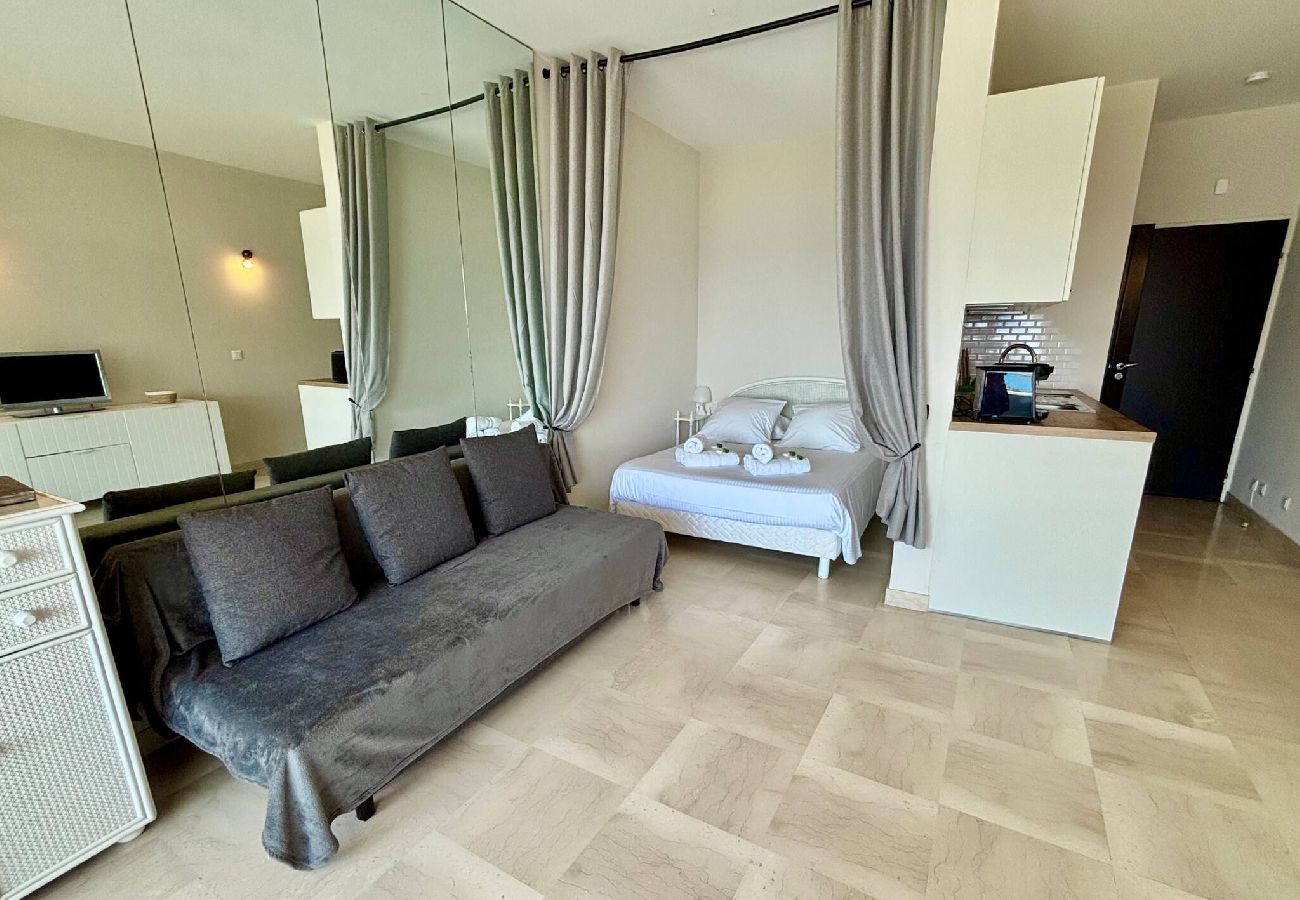 Studio in Villeneuve-Loubet - Lovely studio in Marina Baie des Anges 