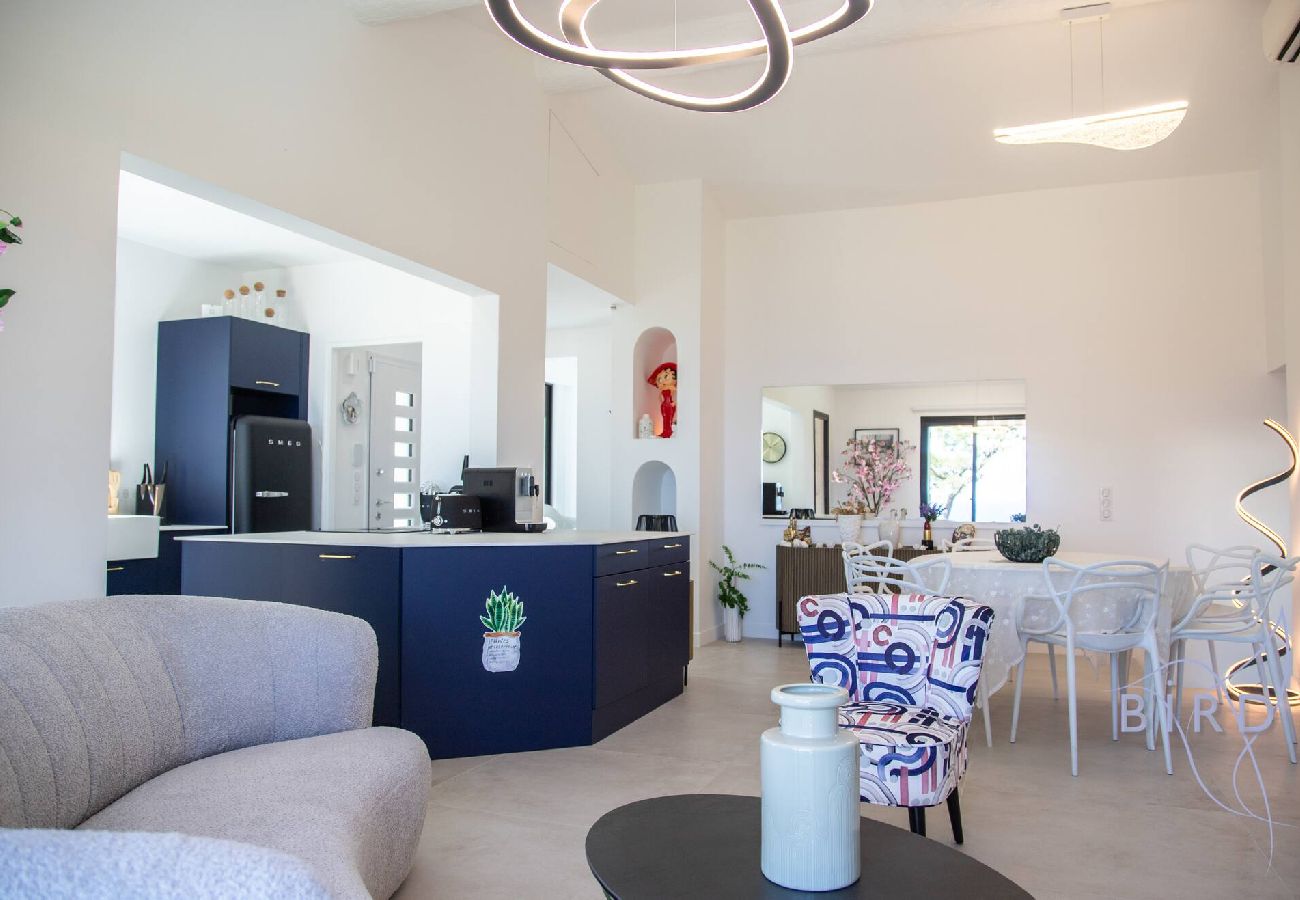 Villa in Théoule-sur-Mer - Sumptuous villa with sea view and its renovated 