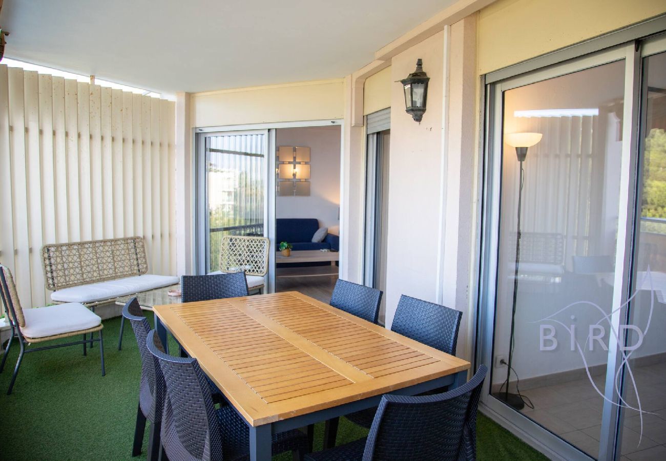 Apartment in Cannes - Vue Mer et Esterel Cannes just next to the beach 