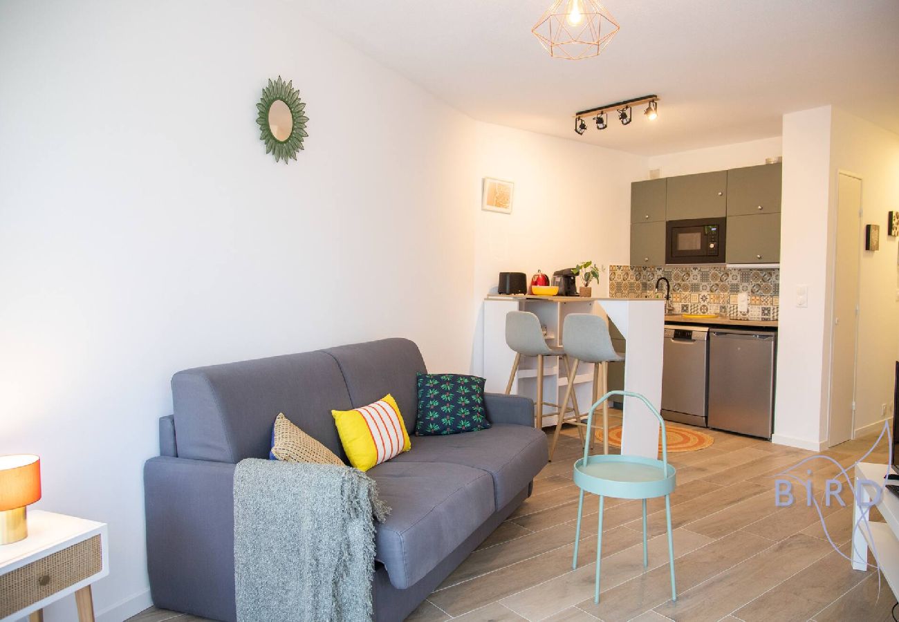 Studio in Antibes - Studio With Swimming Pool in Juan Les Pins 
