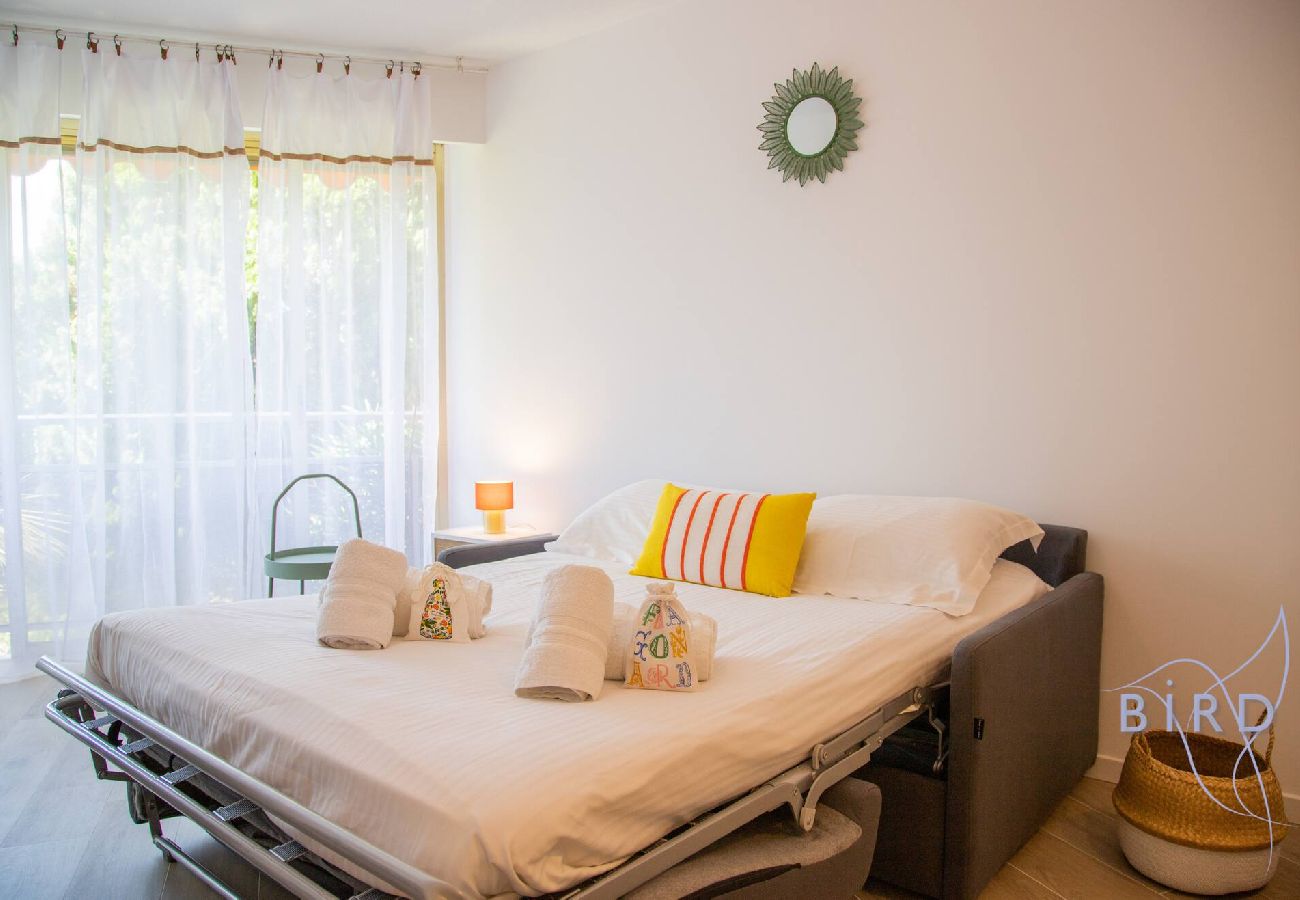 Studio in Antibes - Studio With Swimming Pool in Juan Les Pins 
