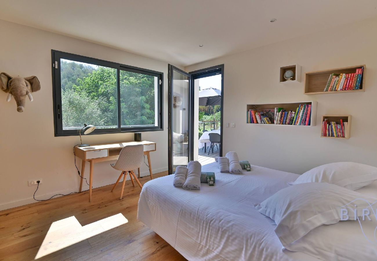 Villa in Pégomas - Beautiful contemporary 200m pool riverside 