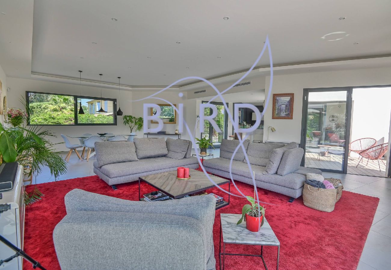 Villa in Pégomas - Beautiful contemporary 200m pool riverside 