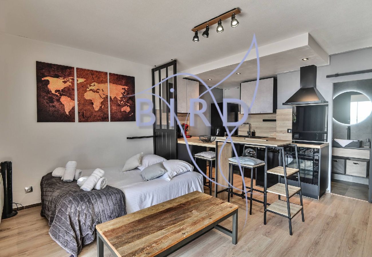 Studio in Saint-Laurent-du-Var - Large studio with swimming pool and open view 