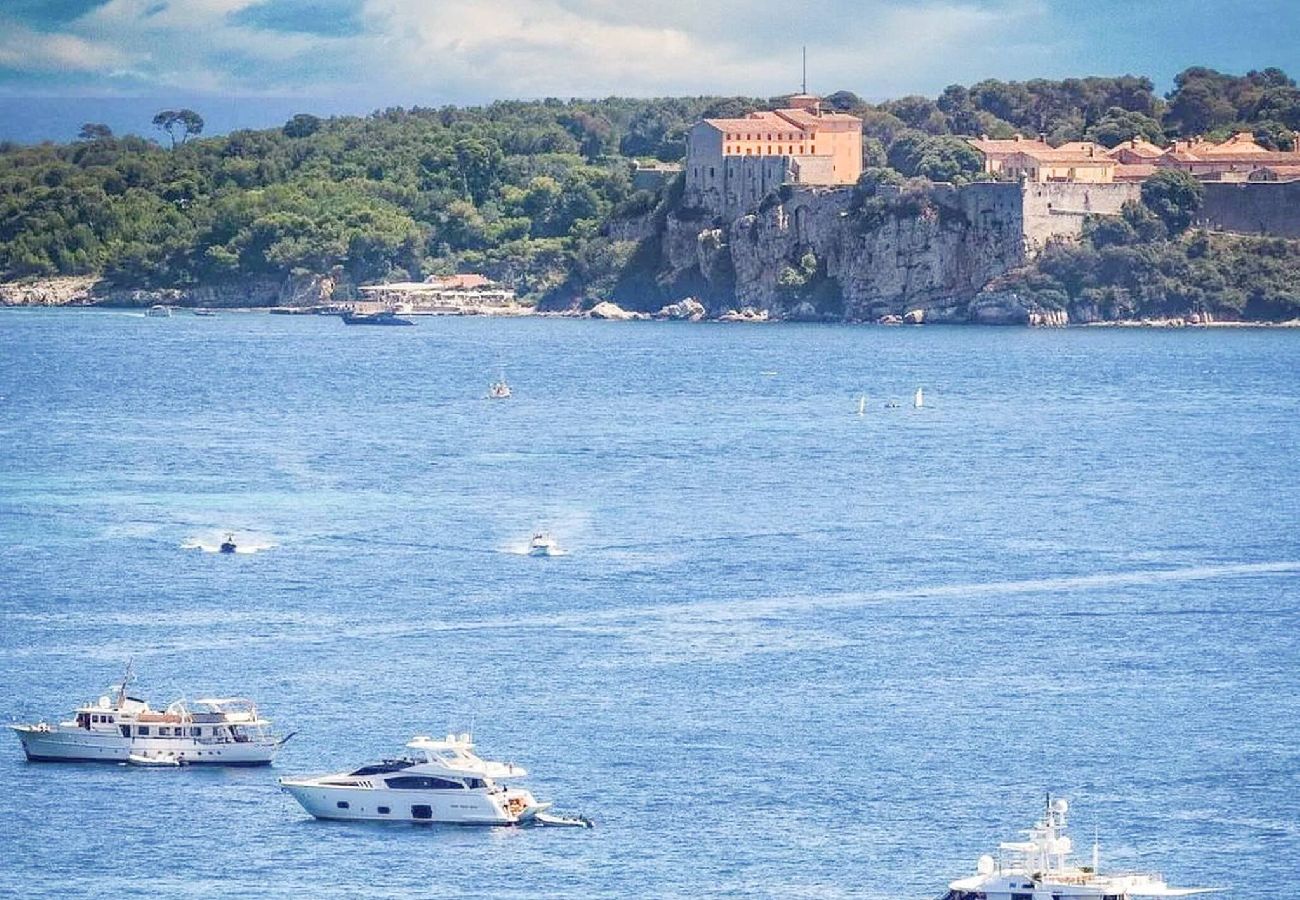 Terraced House in Cannes - Charming town house in the heart of Suquet 