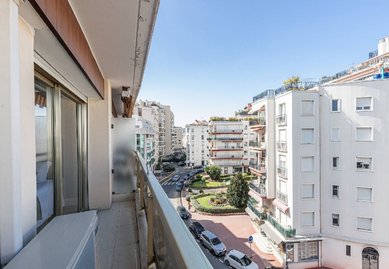Apartment in Cannes - 3 High-End Rooms Central 