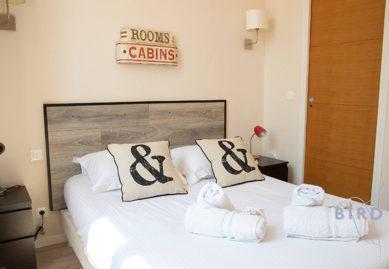Apartment in Antibes - Bright 1BR in the Heart of Old Antibes – Place Nationale