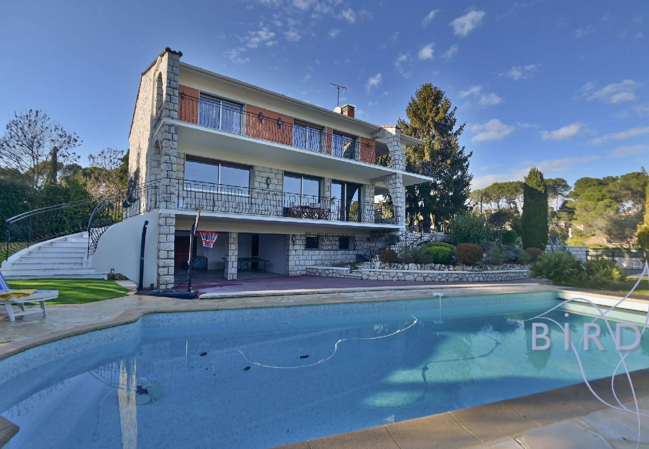Villa in Mougins - Magnificent residence with pool next to the Golf