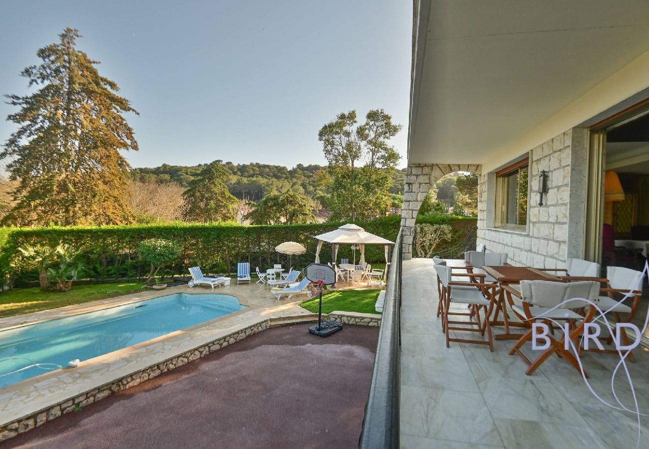 Villa in Mougins - Magnificent residence with pool next to the Golf