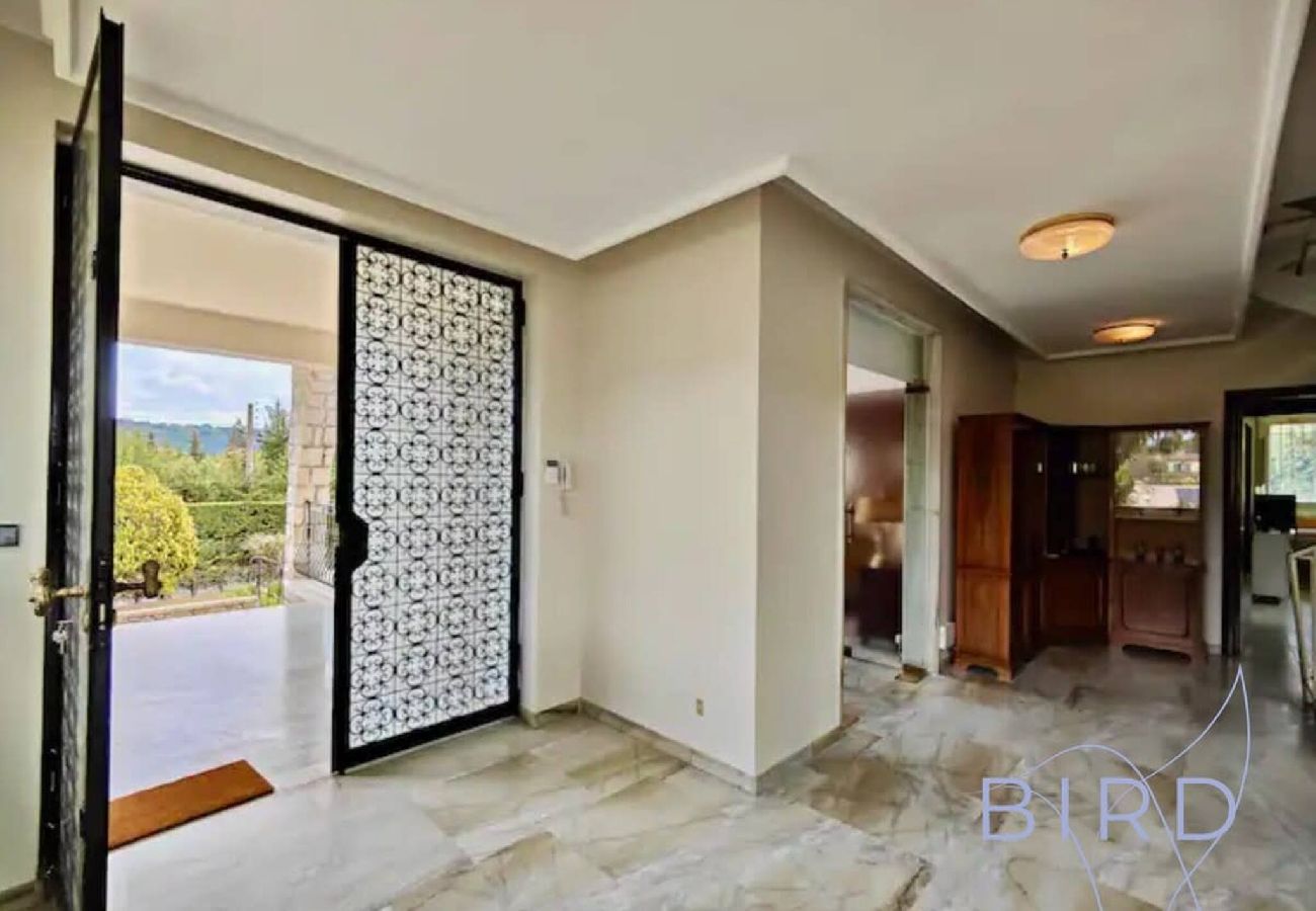Villa in Mougins - Magnificent residence with pool next to the Golf