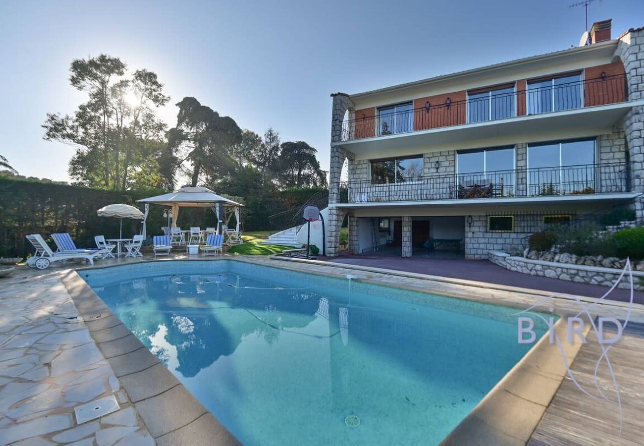 Villa in Mougins - Magnificent residence with pool next to the Golf