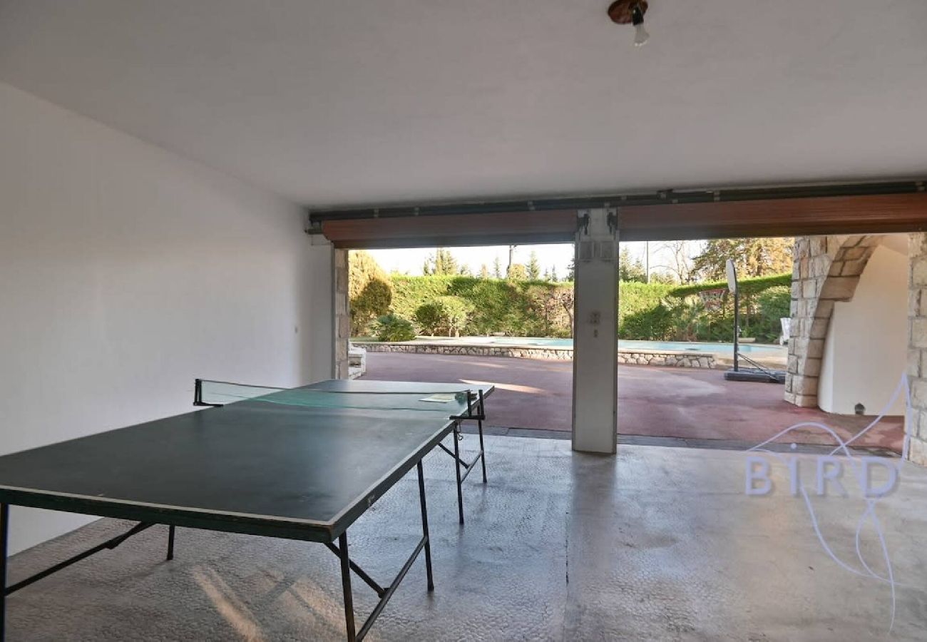 Villa in Mougins - Magnificent residence with pool next to the Golf