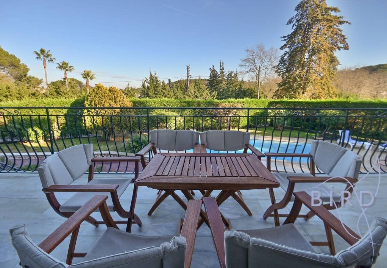 Villa in Mougins - Magnificent residence with pool next to the Golf