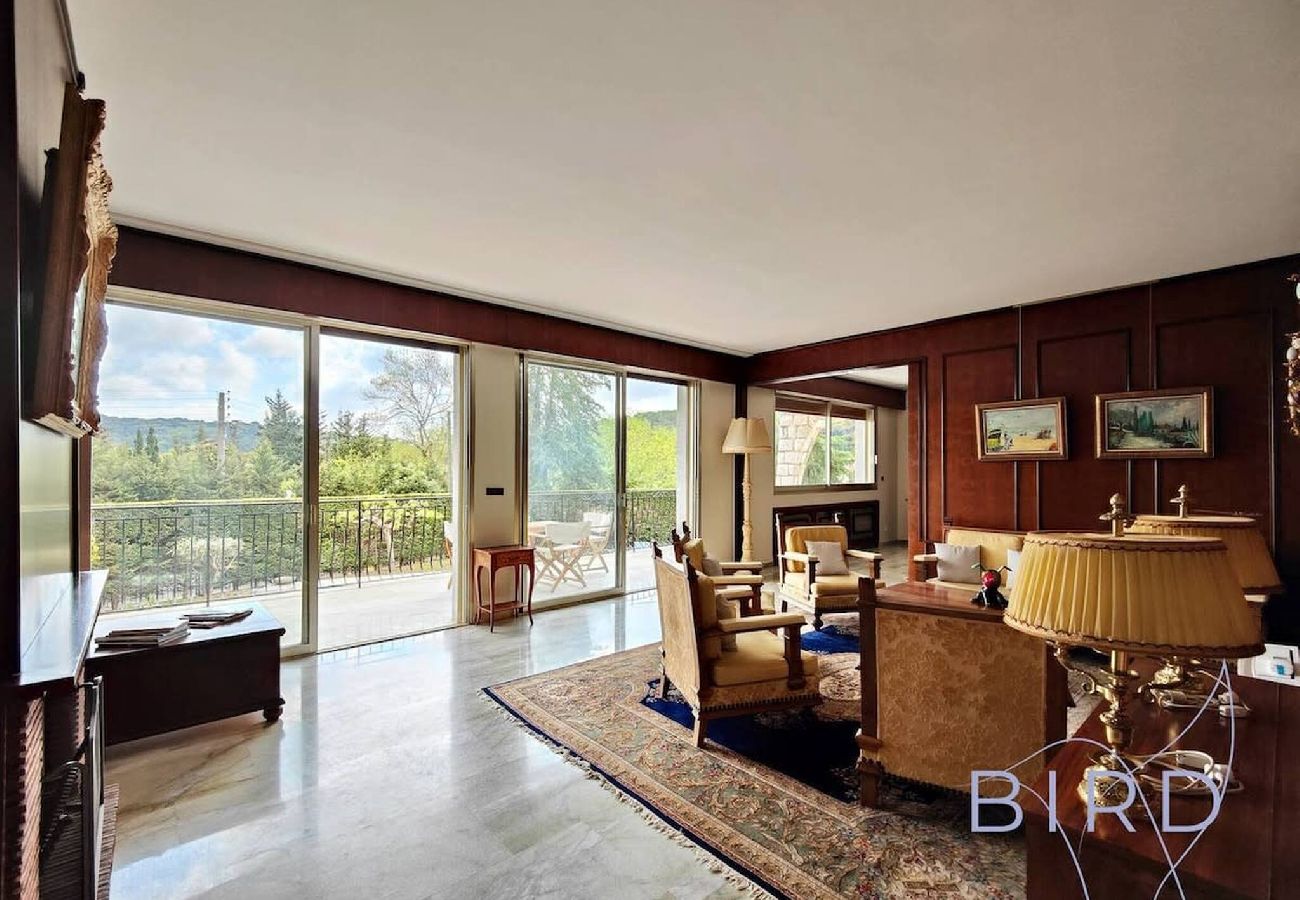Villa in Mougins - Magnificent residence with pool next to the Golf
