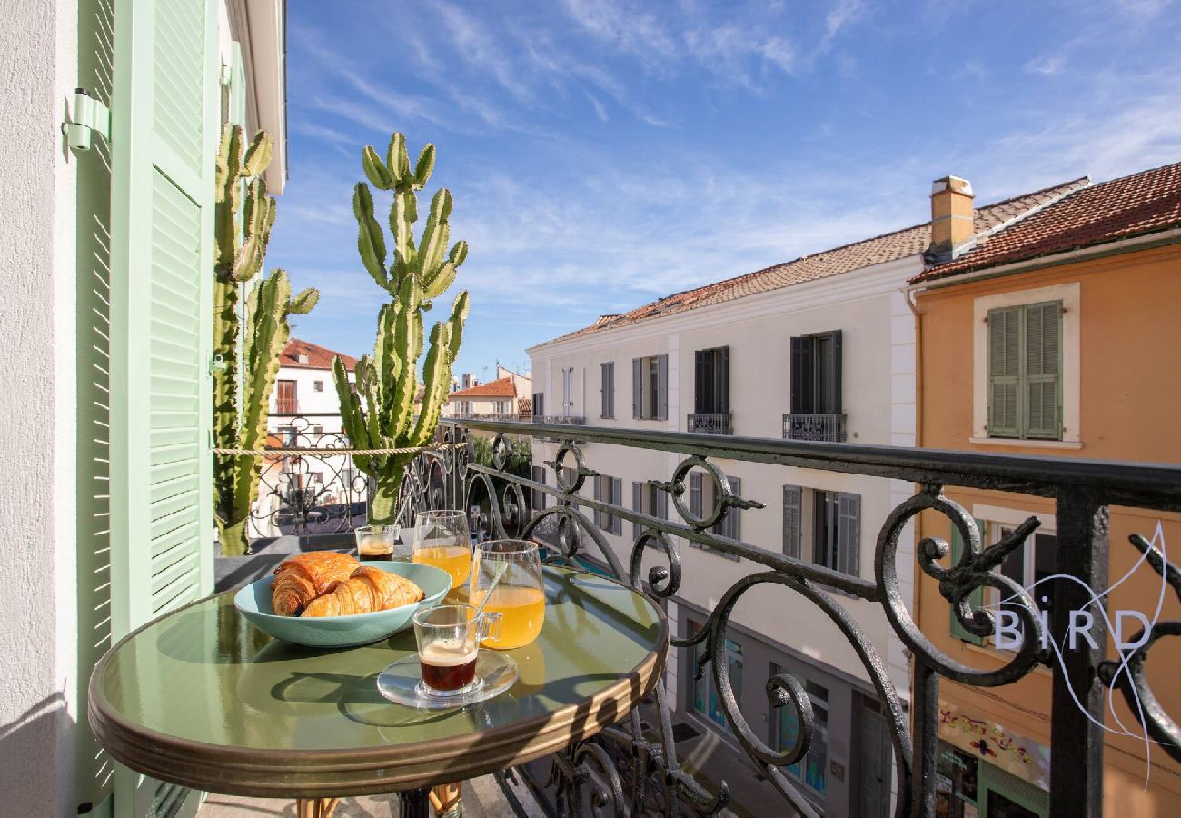 Apartment in Antibes - Le Gravette • Chic Escape in Old Antibes & Beaches