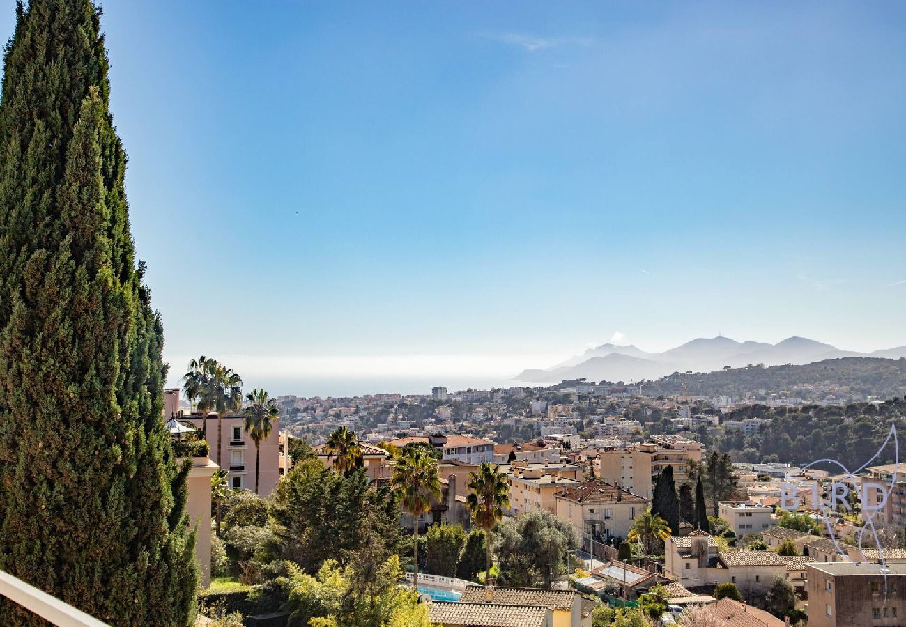 Villa in Le Cannet - Villa Cannes Hills sea view pool 8 pax