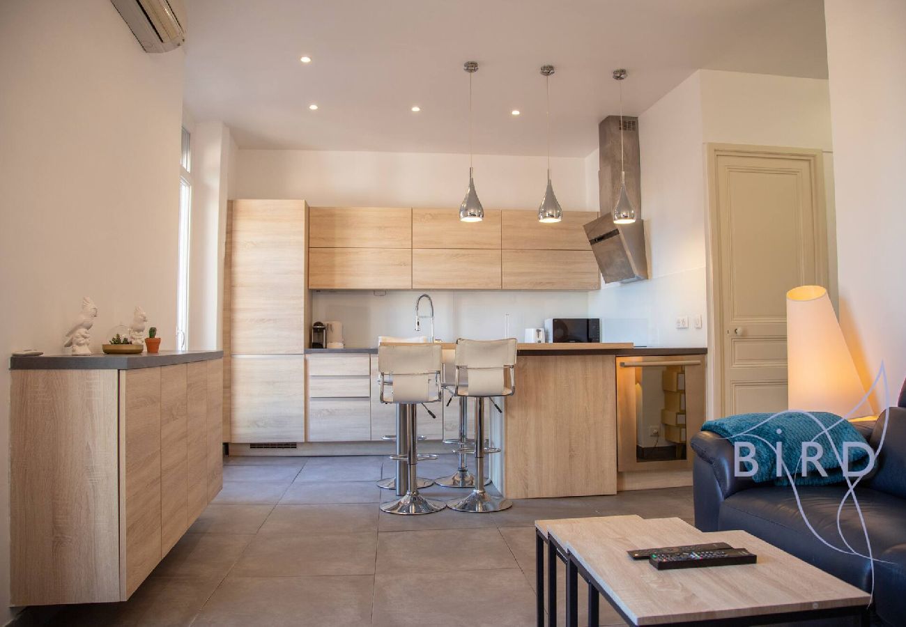 Apartment in Cannes - 3 Rooms Ultra Central with Air Conditioning 