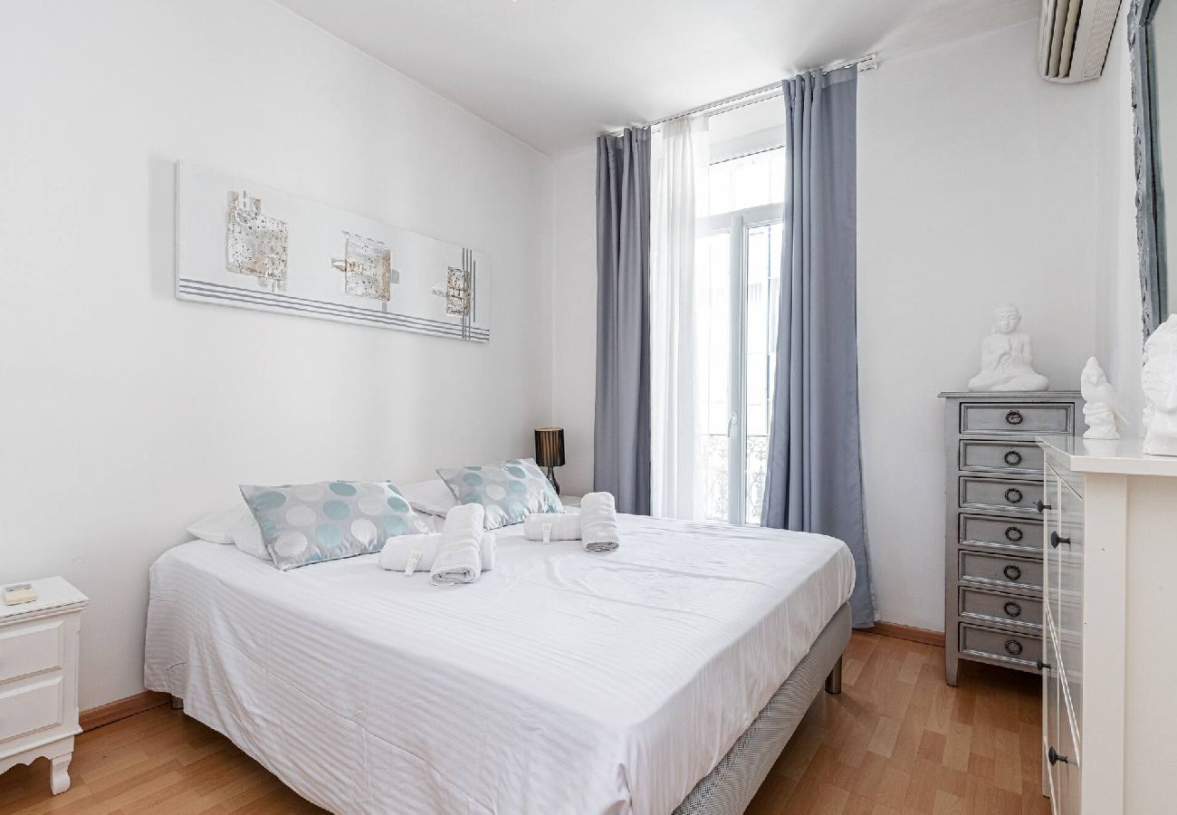 Apartment in Cannes - 3 Rooms Ultra Central with Air Conditioning 