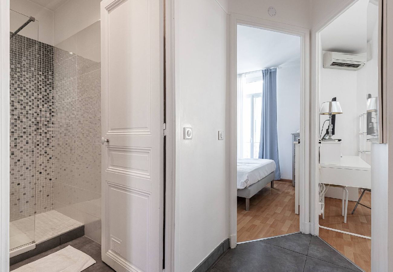 Apartment in Cannes - 3 Rooms Ultra Central with Air Conditioning 