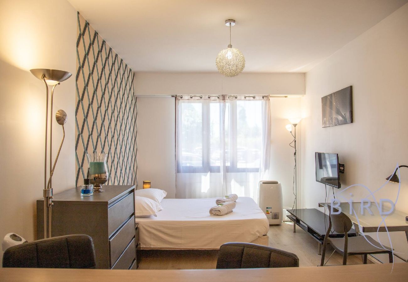 Studio in Antibes - Apartment close to the sea Juan les Pins 