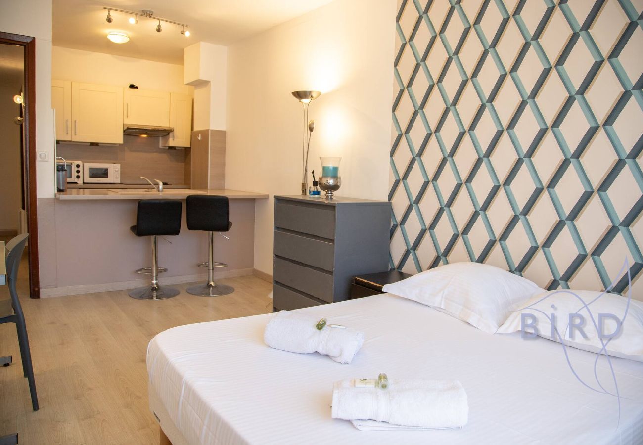 Studio in Antibes - Apartment close to the sea Juan les Pins 