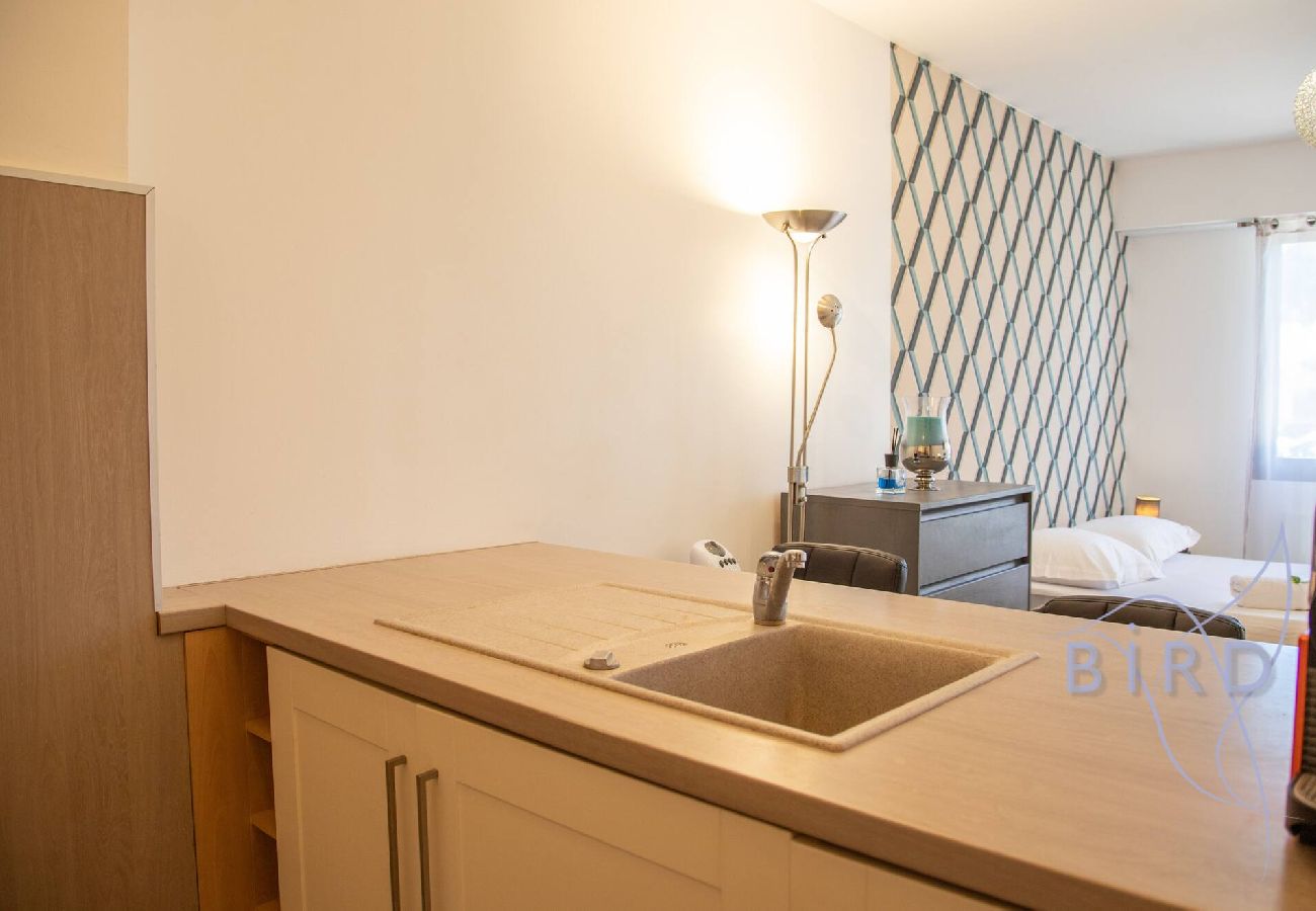 Studio in Antibes - Apartment close to the sea Juan les Pins 