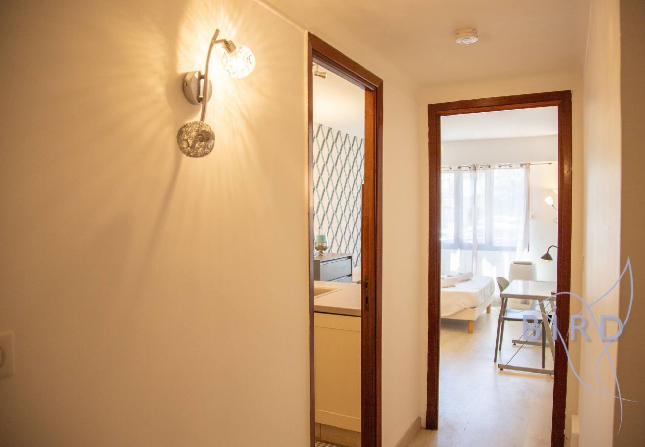 Studio in Antibes - Apartment close to the sea Juan les Pins 