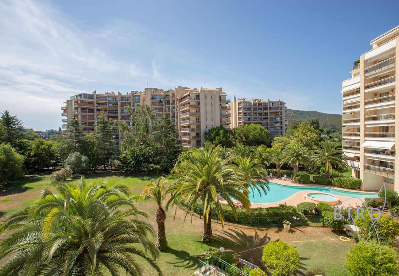 Apartment in Mandelieu-la-Napoule - Beautiful apartment on the edge of the golf 