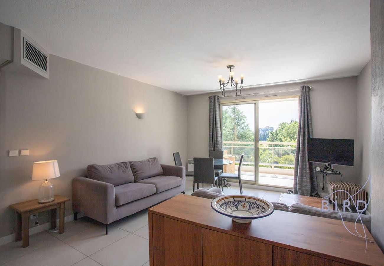Apartment in Mandelieu-la-Napoule - Beautiful apartment on the edge of the golf 