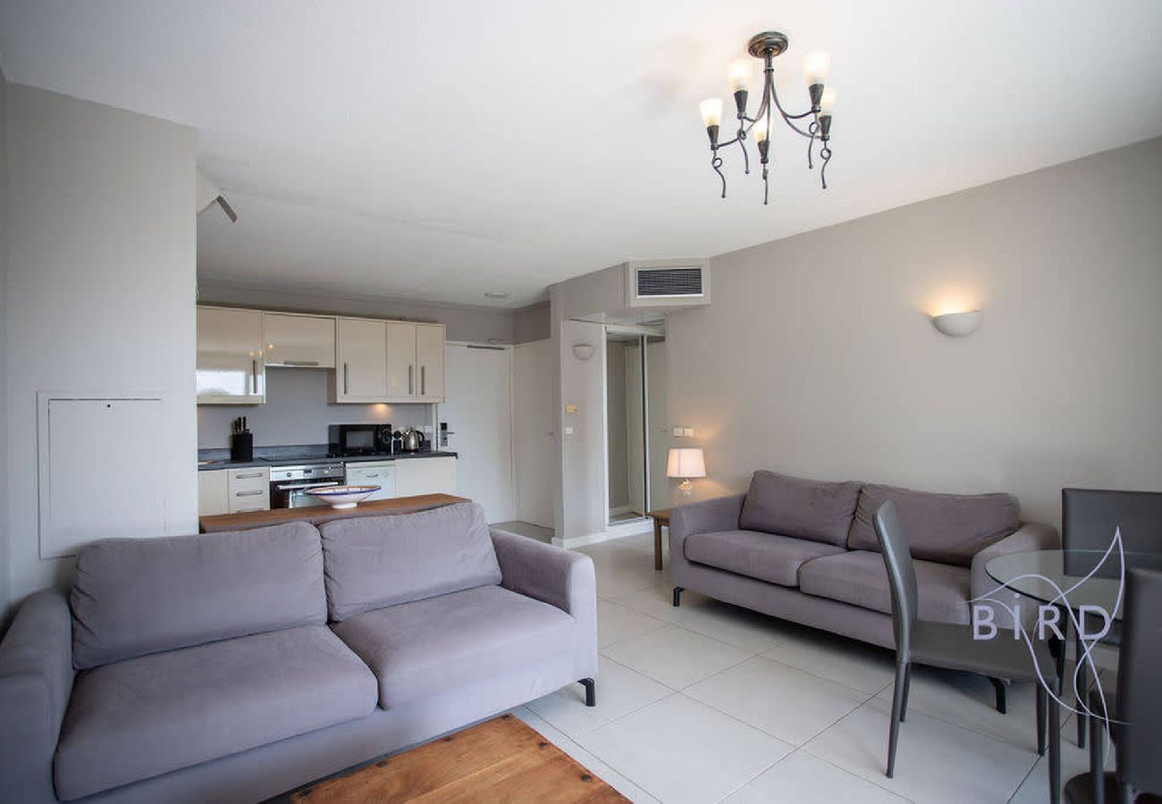Apartment in Mandelieu-la-Napoule - Beautiful apartment on the edge of the golf 