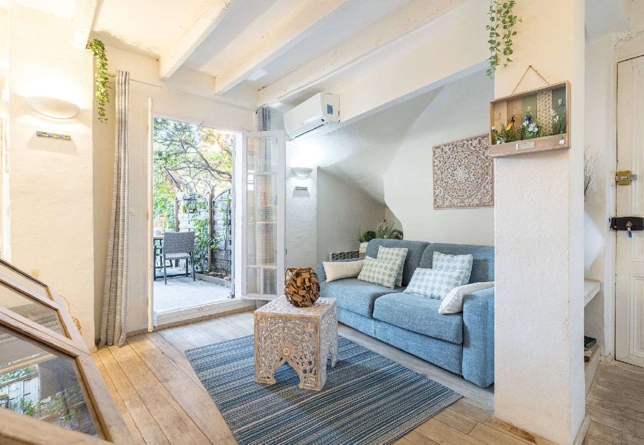 Apartment in Cannes - Atypical apartment old town in Cannes 