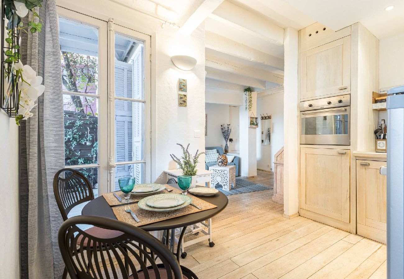 Apartment in Cannes - Atypical apartment old town in Cannes 