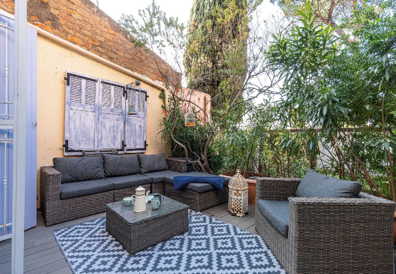 Apartment in Cannes - Atypical apartment old town in Cannes 