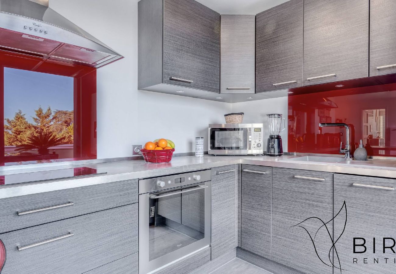 Apartment in Villeneuve-Loubet - 2room, terrasse and parking nearby the beach 