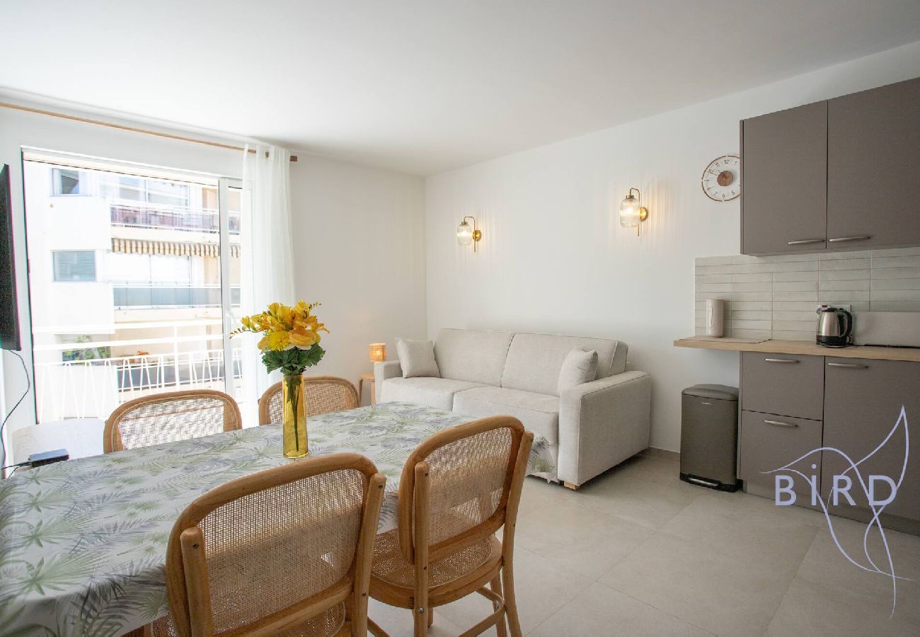 Apartment in Cannes - Cozy renovated apartment with sea view 