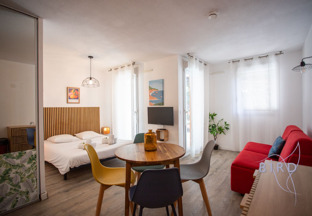 Studio in Mandelieu-la-Napoule - Lovely studio with golf course views close to the 