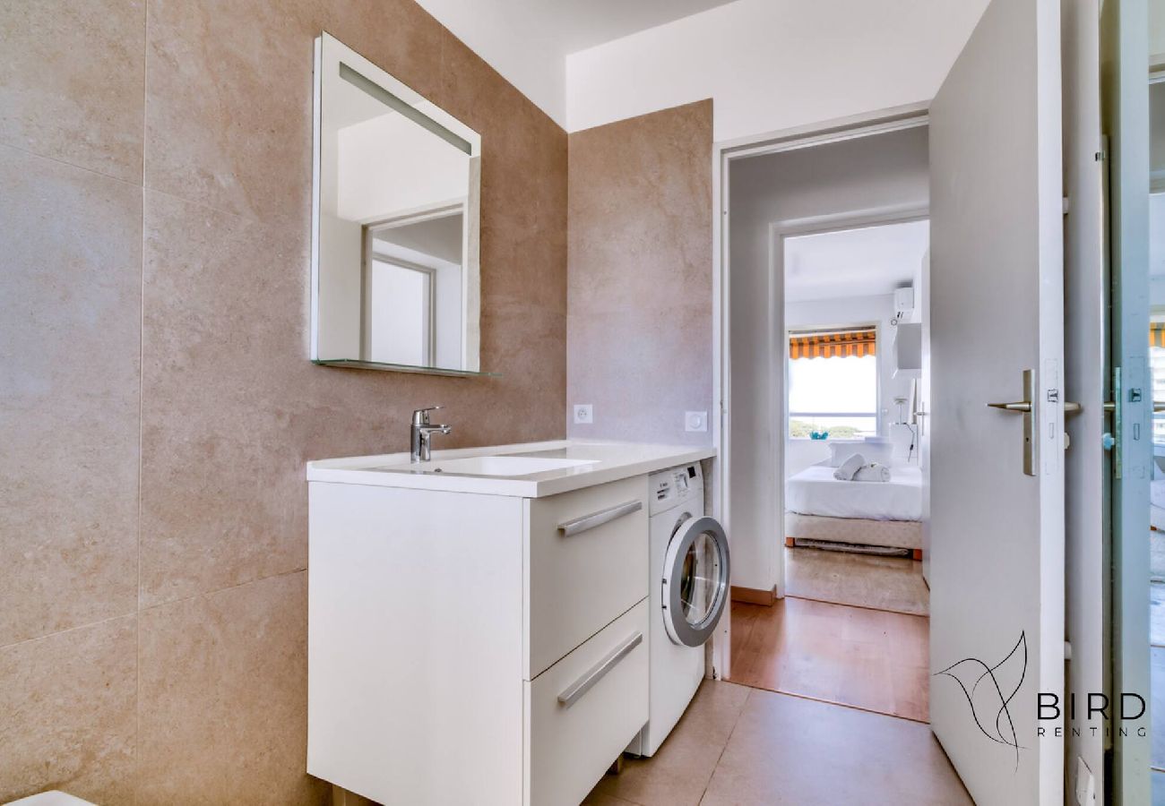 Apartment in Villeneuve-Loubet - A dream getaway by the sea 