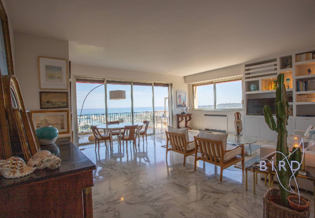 Apartment in Antibes - Smart flat in Antibes sea view AC parking 